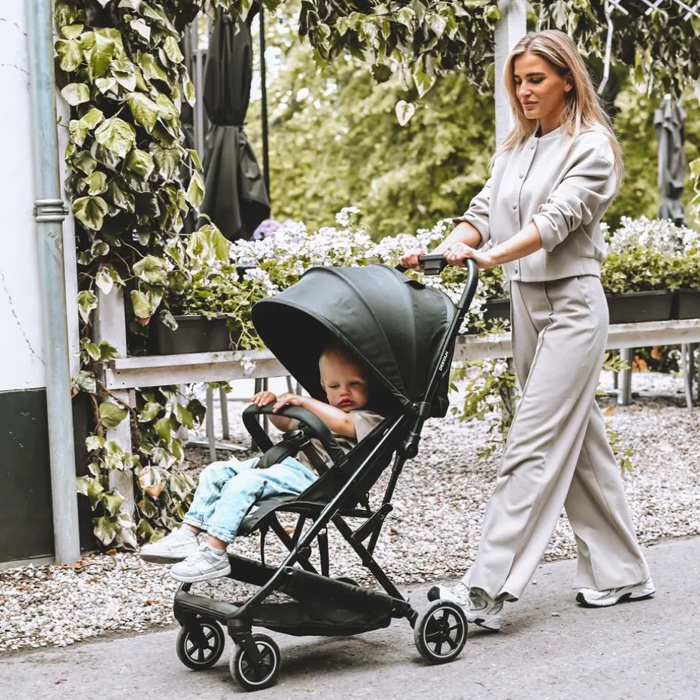 Deryan Easy Luxe Lichtgewicht Buggy + Regenhoes – Compact & Comfortabel