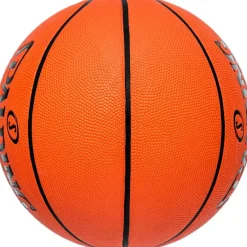 Spalding Varsity TF150 Outdoor Basketbal