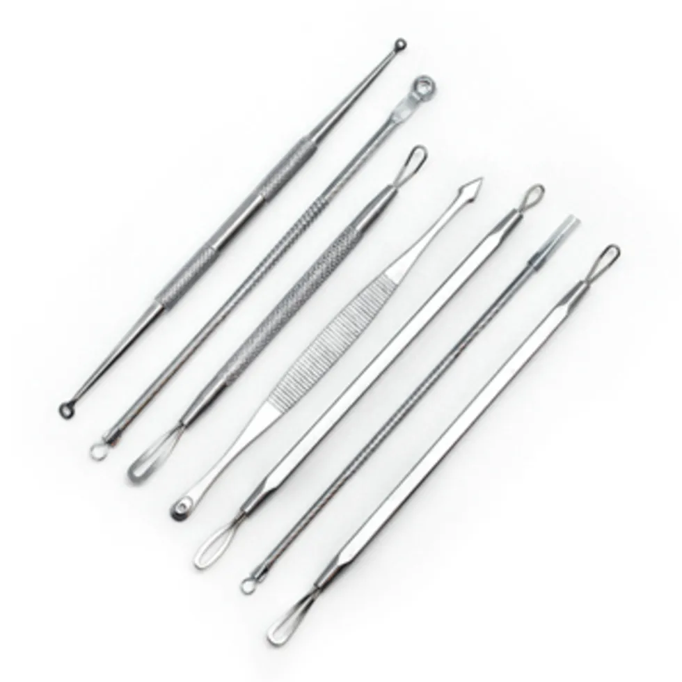 UNIQ Comedonen Toolkit – 7‑delige Hudormverwijderaar Set in Wit Etuí